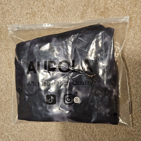 SOLD Aurola Dream Tie Die - Picture 6 of 6